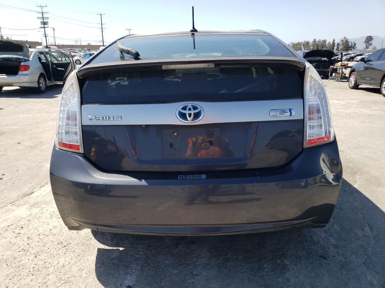 2013 Toyota Prius Plug-In vin: JTDKN3DP1D3032138