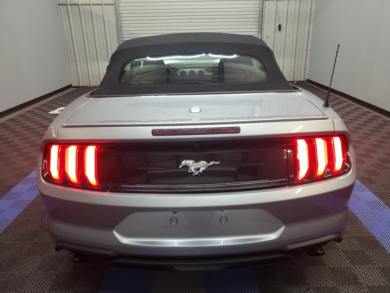 2022 Ford Mustang vin: 1FATP8UH3N5120883