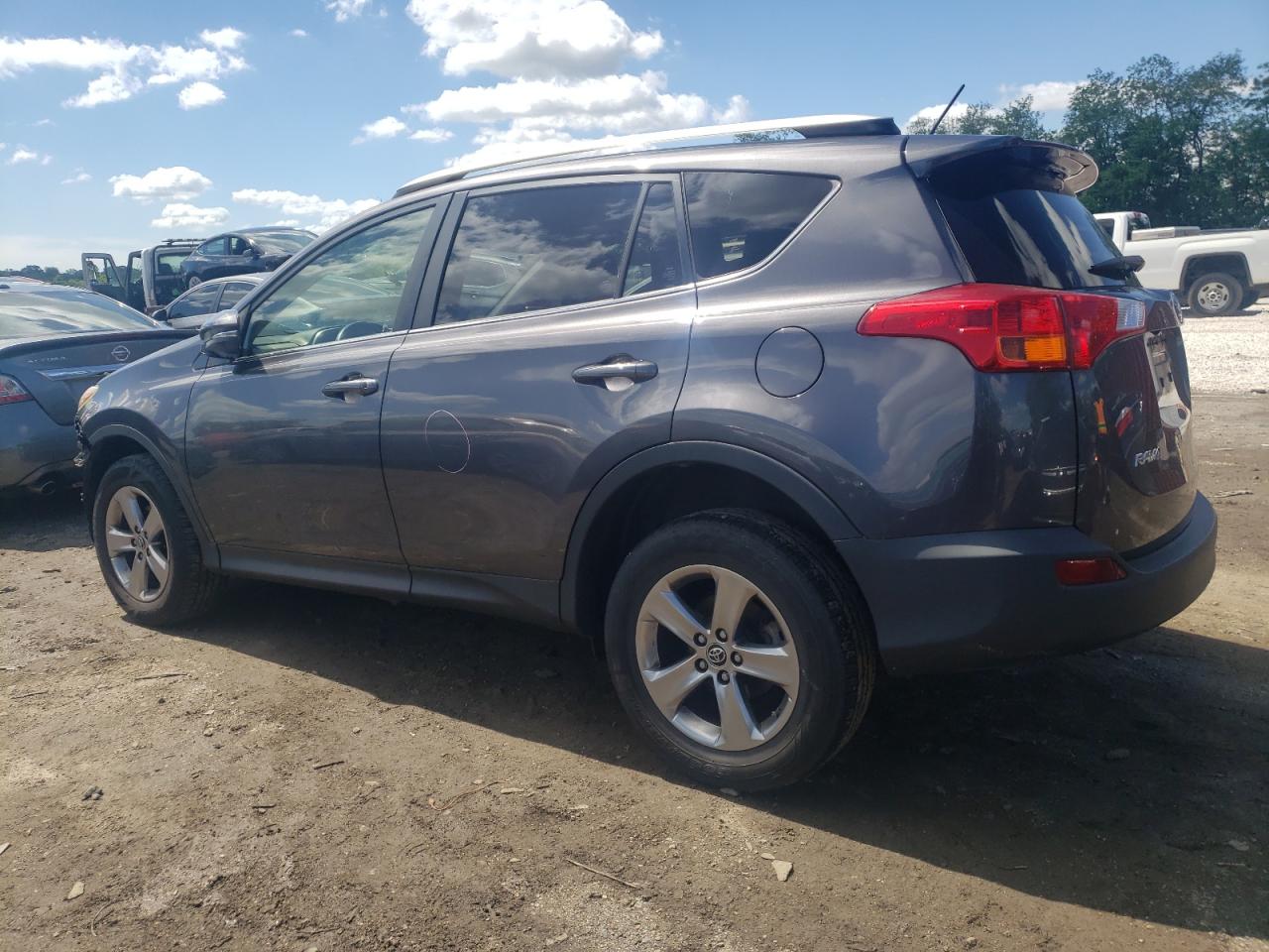 JTMRFREV1FJ037057 2015 Toyota Rav4 Xle