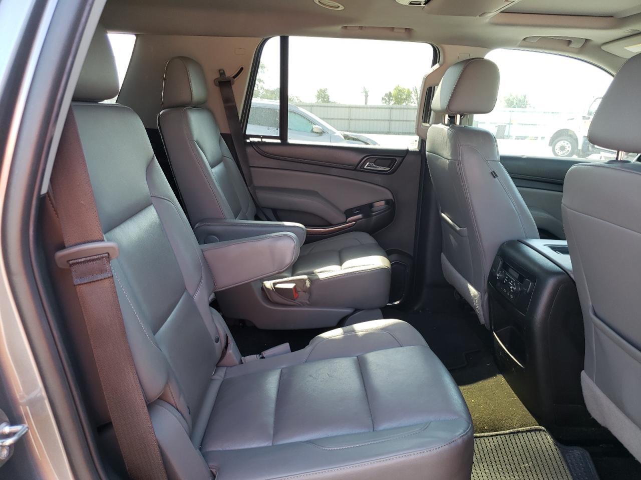 1GNSKBKC2JR151982 2018 Chevrolet Tahoe K1500 Lt