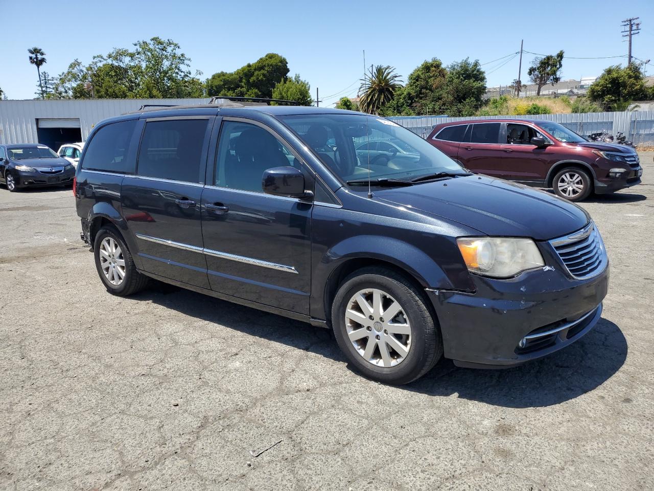 2C4RC1BG1DR744104 2013 Chrysler Town & Country Touring