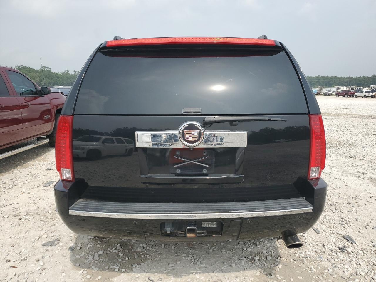 1GYUCBEF0AR206668 2010 Cadillac Escalade Luxury