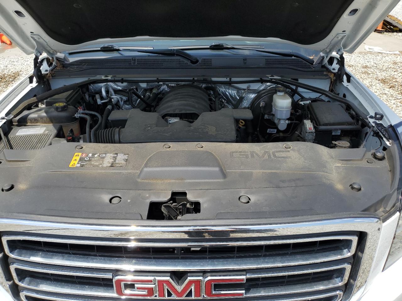 1GKS1GKC0JR302394 2018 GMC Yukon Xl C1500 Slt