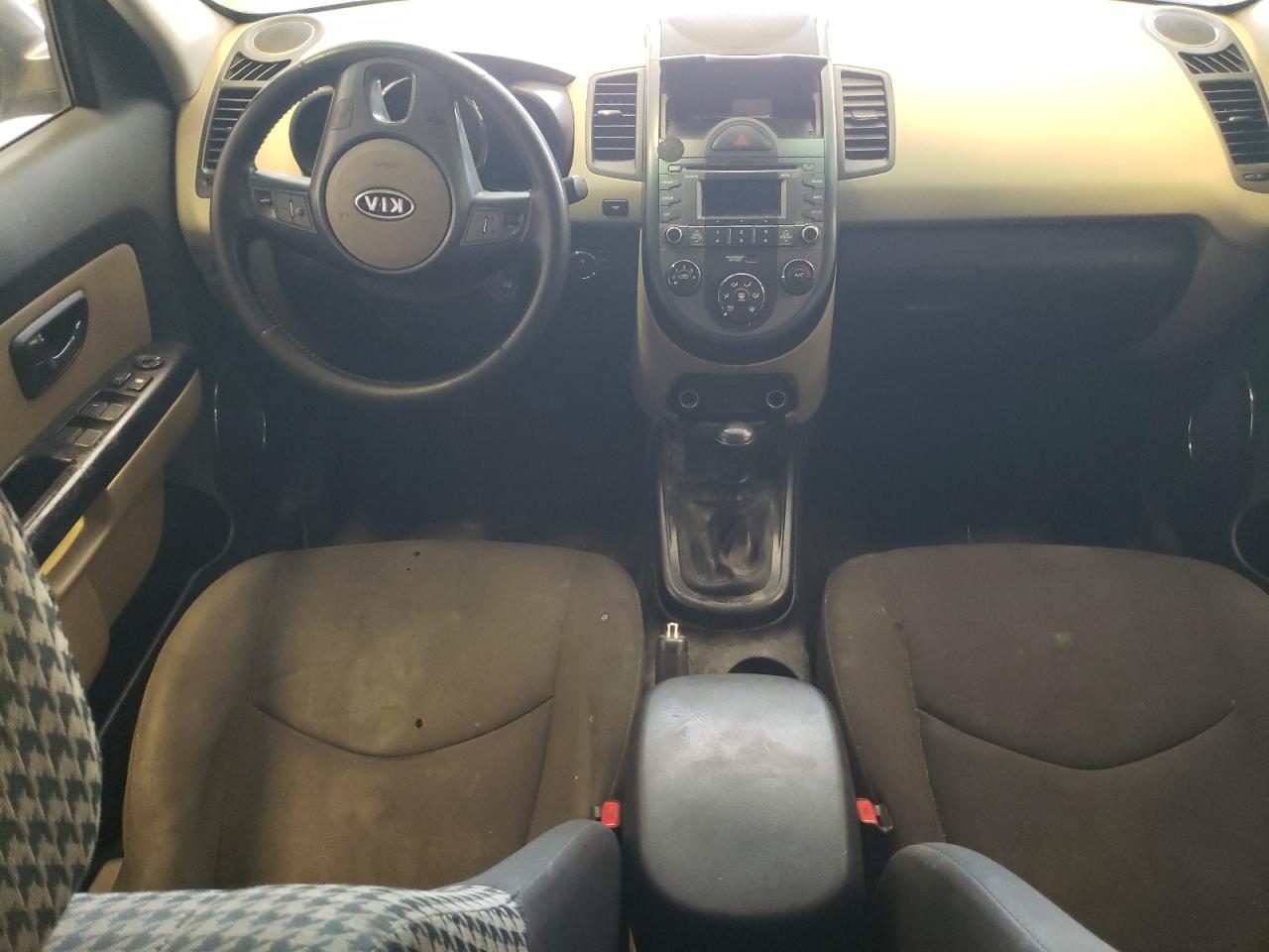 KNDJT2A2XA7102437 2010 Kia Soul +