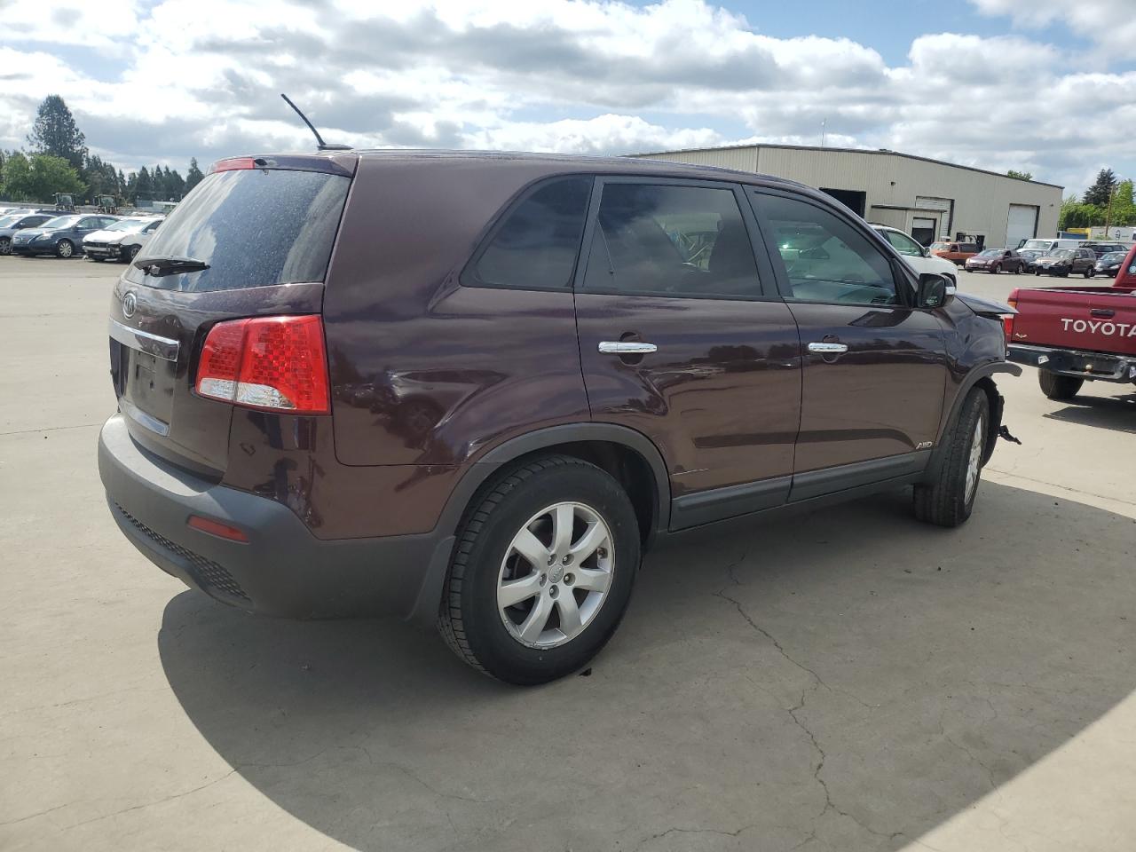 2012 Kia Sorento Base vin: 5XYKTDA6XCG222022