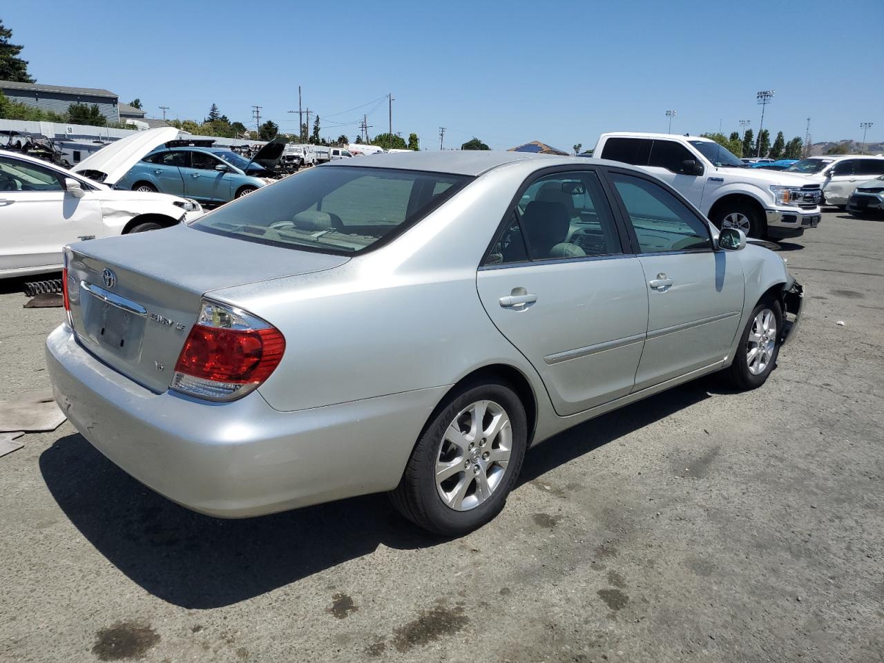 JTDBF30K160170628 2006 Toyota Camry Le