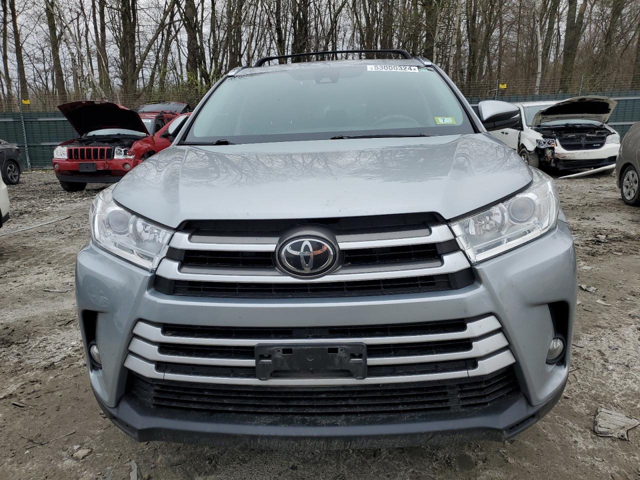 5TDJZRFH5HS398892 2017 Toyota Highlander Se