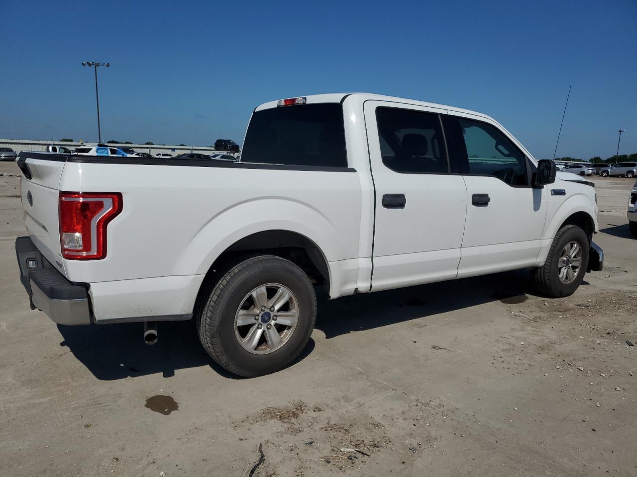 1FTEW1C82GFA22083 2016 Ford F150 Supercrew