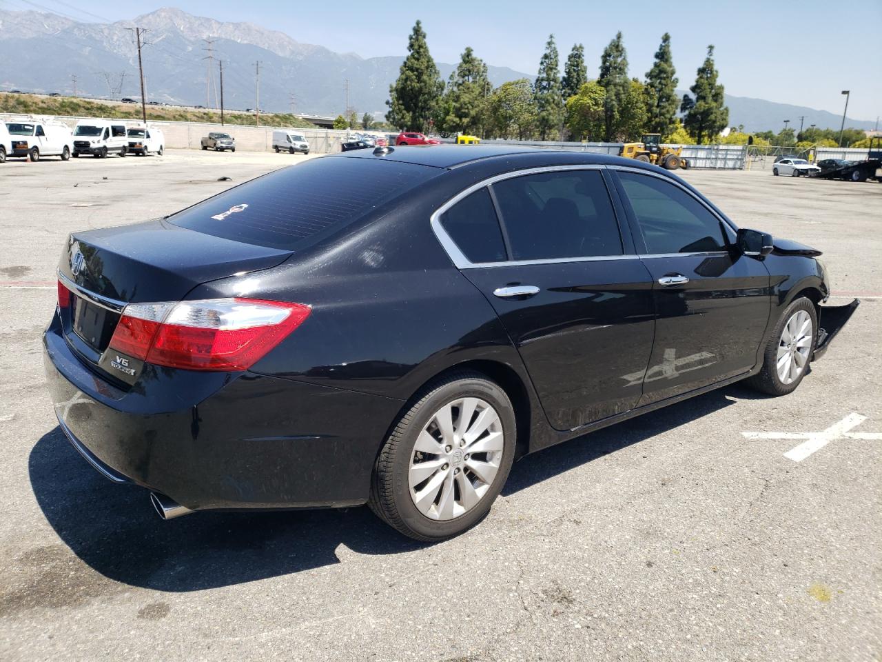 1HGCR3F98FA019264 2015 Honda Accord Touring