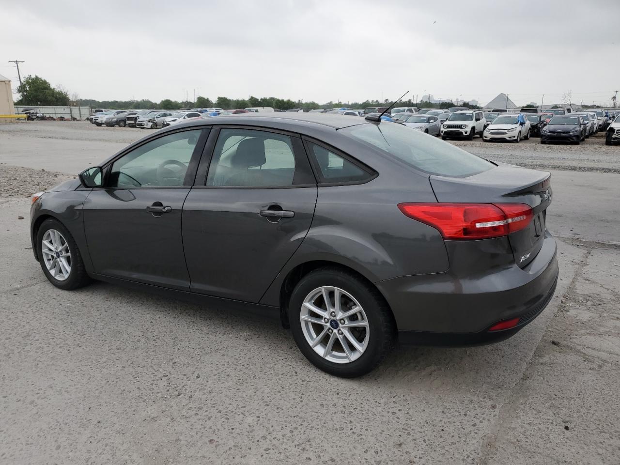 1FADP3FE8JL216413 2018 Ford Focus Se