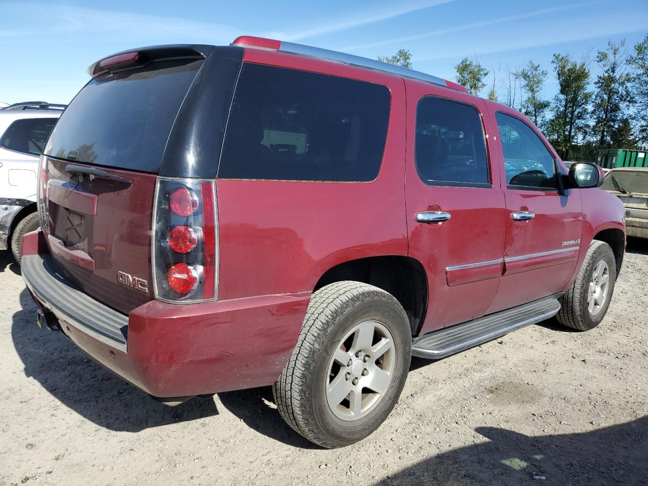 1GKFK63807J350374 2007 GMC Yukon Denali