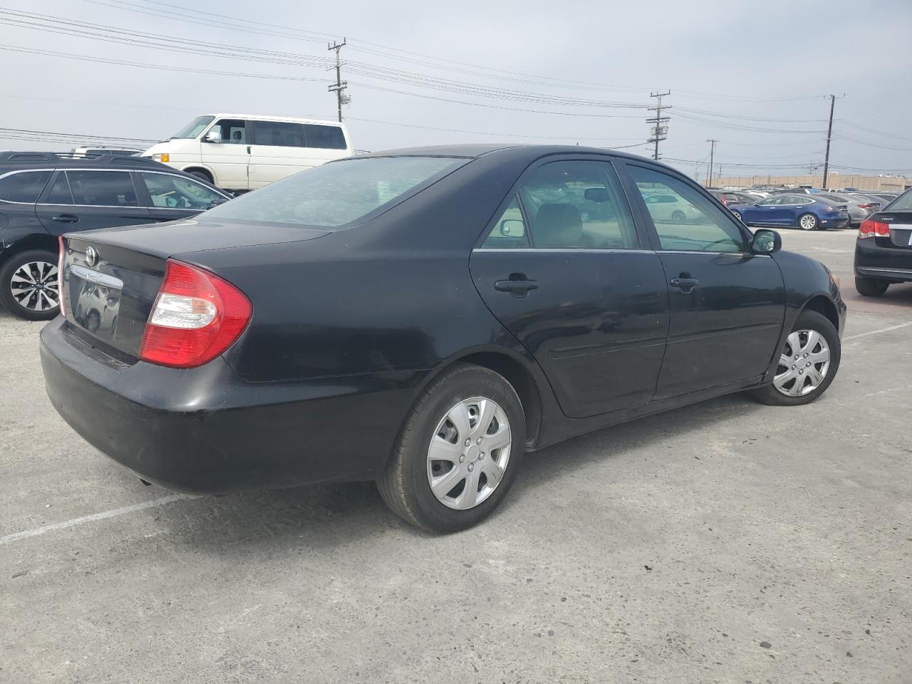 JTDBE32K320019347 2002 Toyota Camry Le