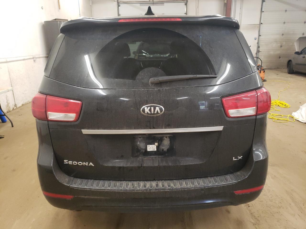 KNDMB5C11G6082678 2016 Kia Sedona Lx