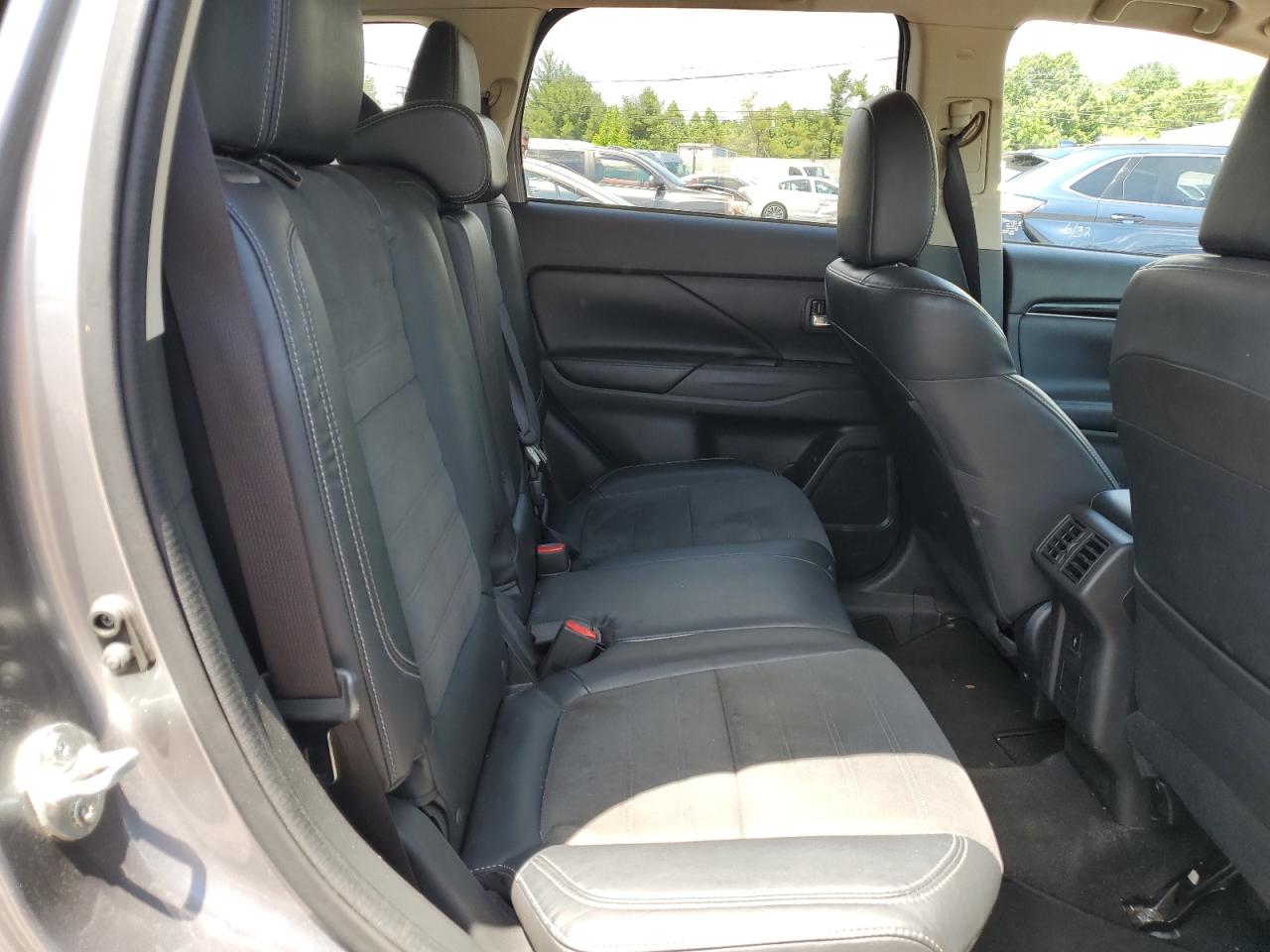 JA4AD3A33KZ008251 2019 Mitsubishi Outlander Se