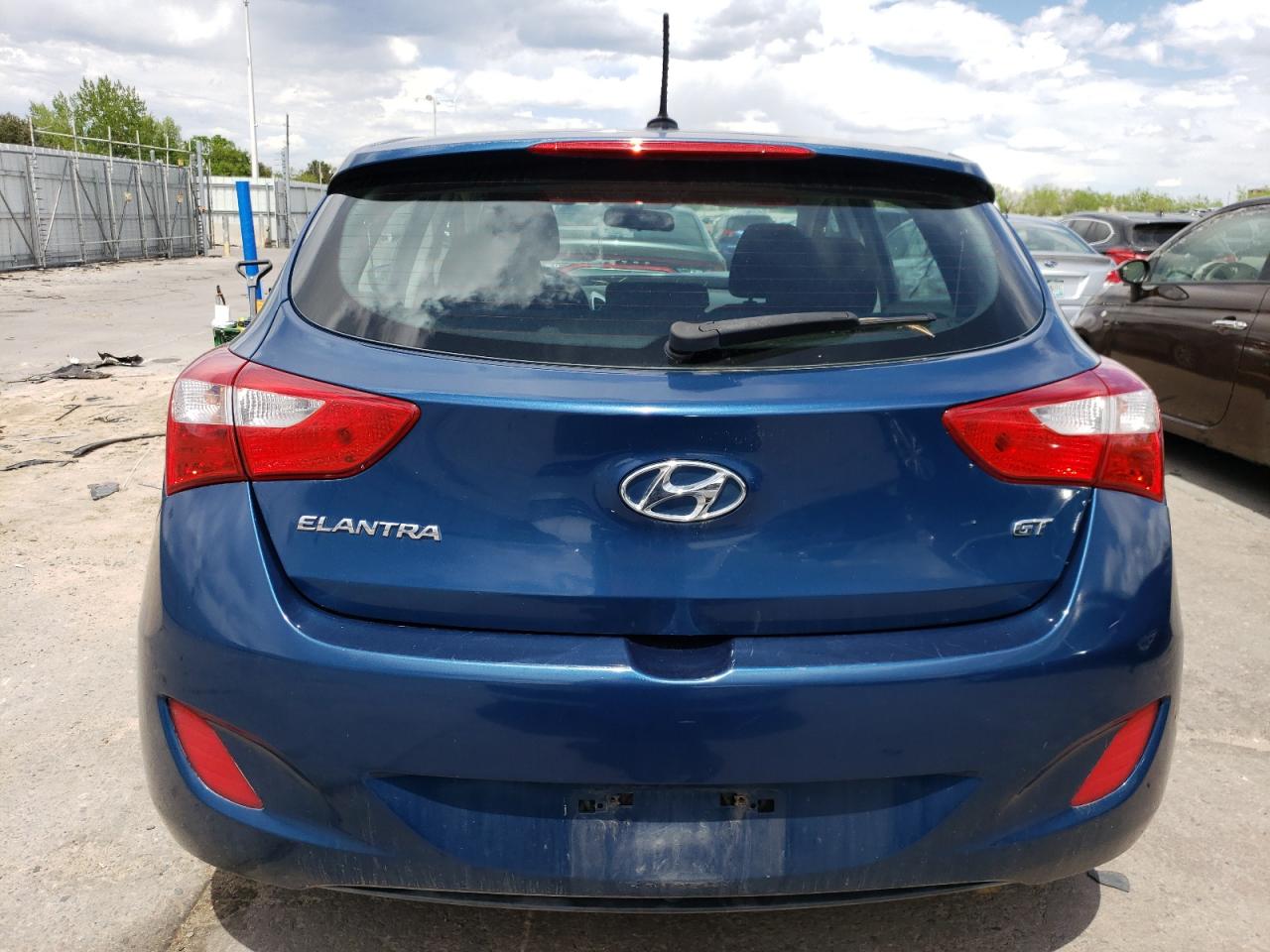 2016 Hyundai Elantra Gt vin: KMHD35LH8GU251919