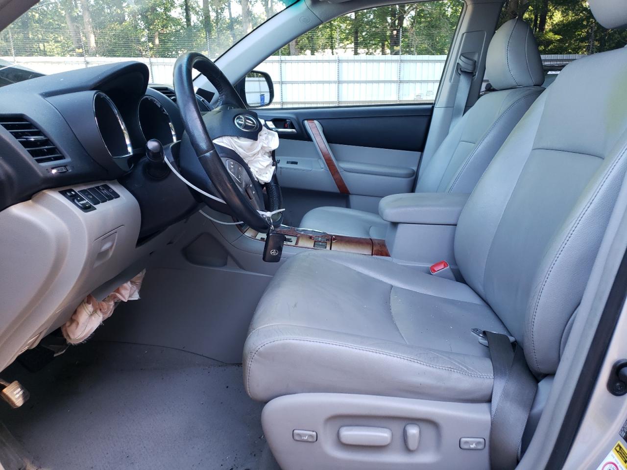 5TDYK3EH0AS015710 2010 Toyota Highlander Limited