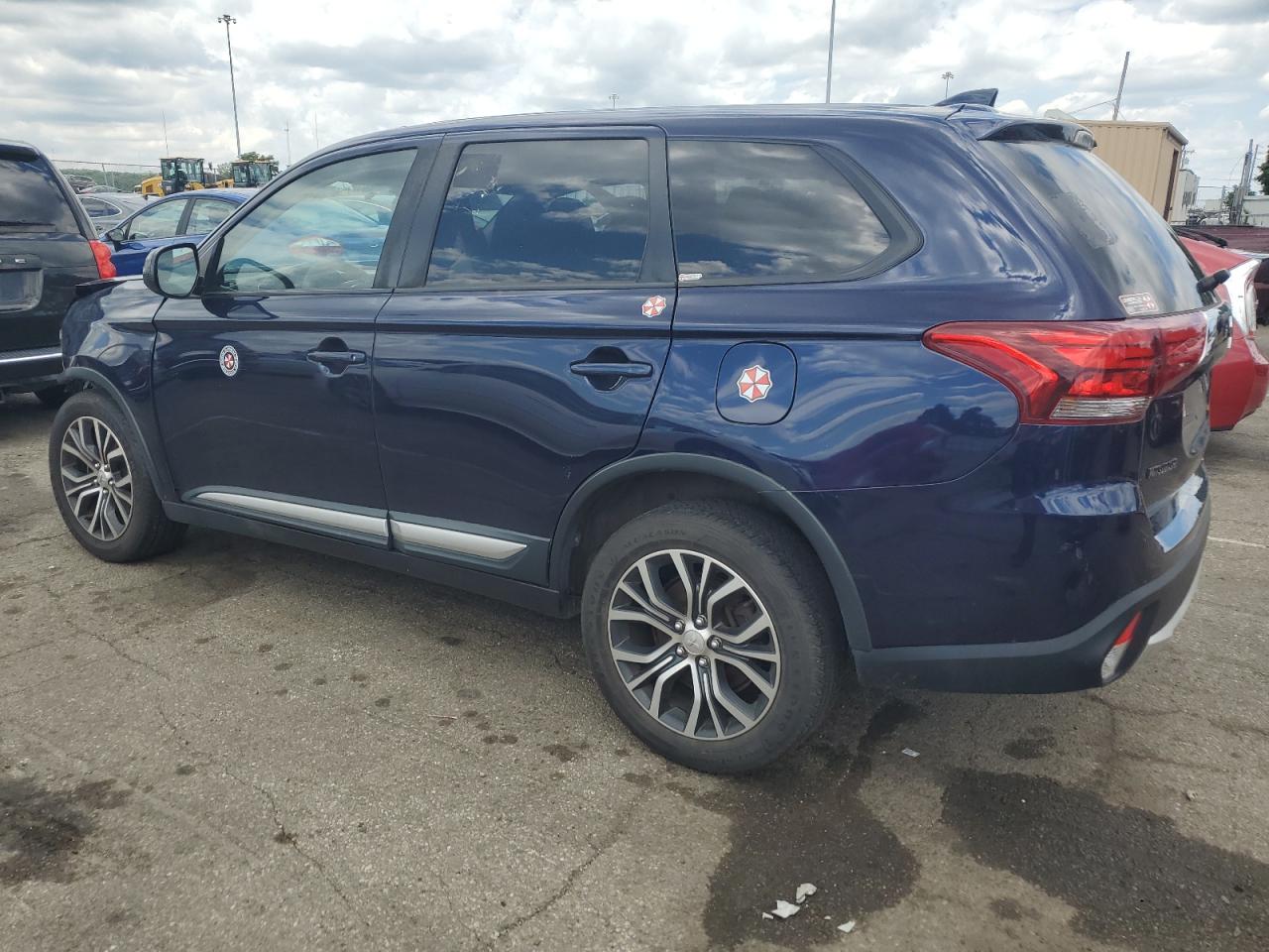 JA4AZ3A39JZ061570 2018 Mitsubishi Outlander Se