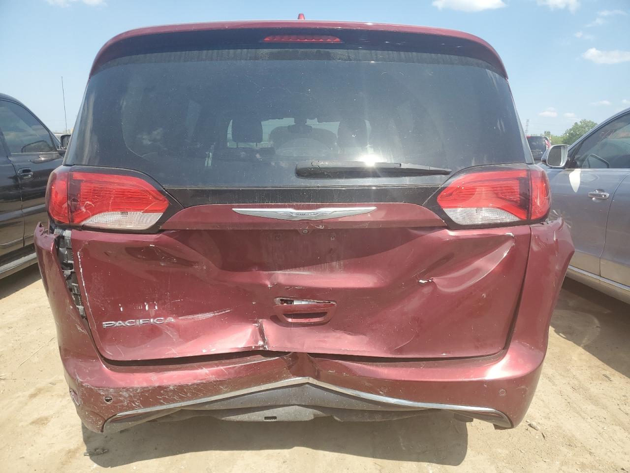 2C4RC1BG7HR552188 2017 Chrysler Pacifica Touring L