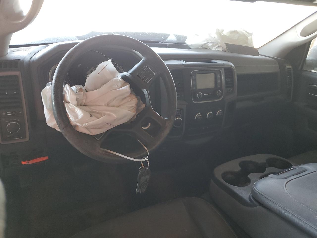 3C6JR6DG6GG310042 2016 Ram 1500 St