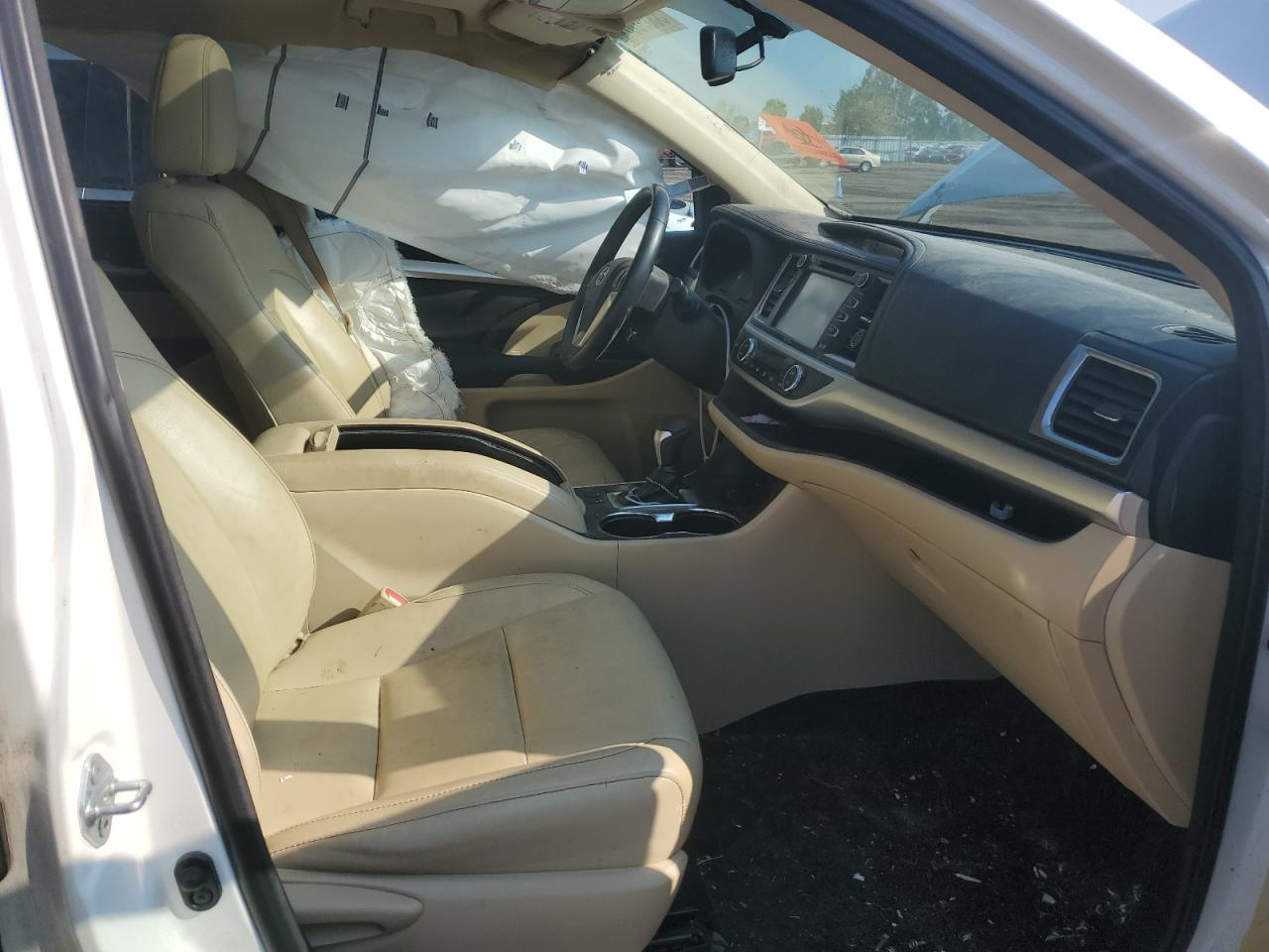 5TDJKRFH7ES050057 2014 Toyota Highlander Xle