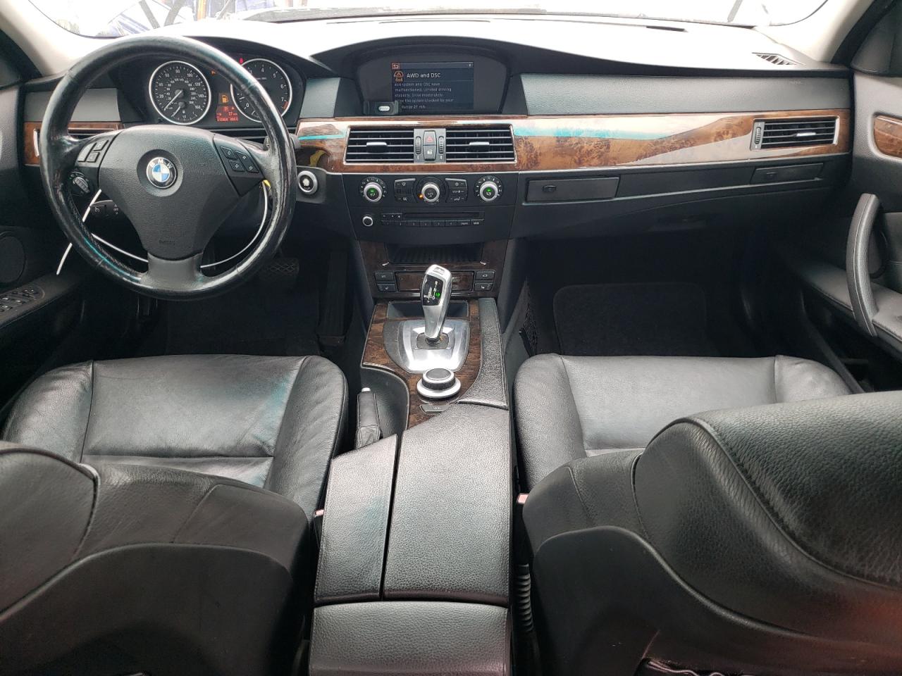 WBANV13558CZ55680 2008 BMW 528 Xi