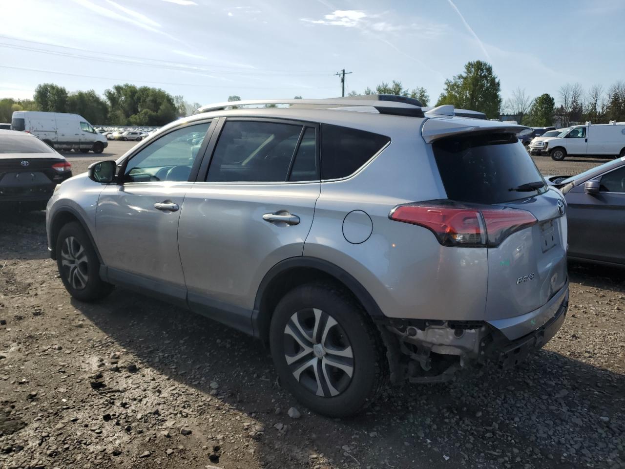 2T3ZFREV9GW303069 2016 Toyota Rav4 Le