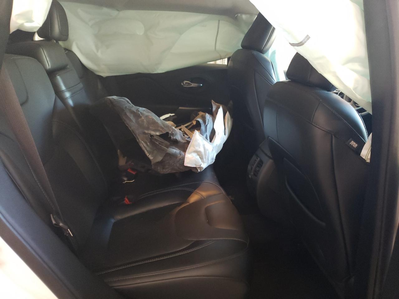 1C4PJMDN4KD320488 2019 Jeep Cherokee Limited