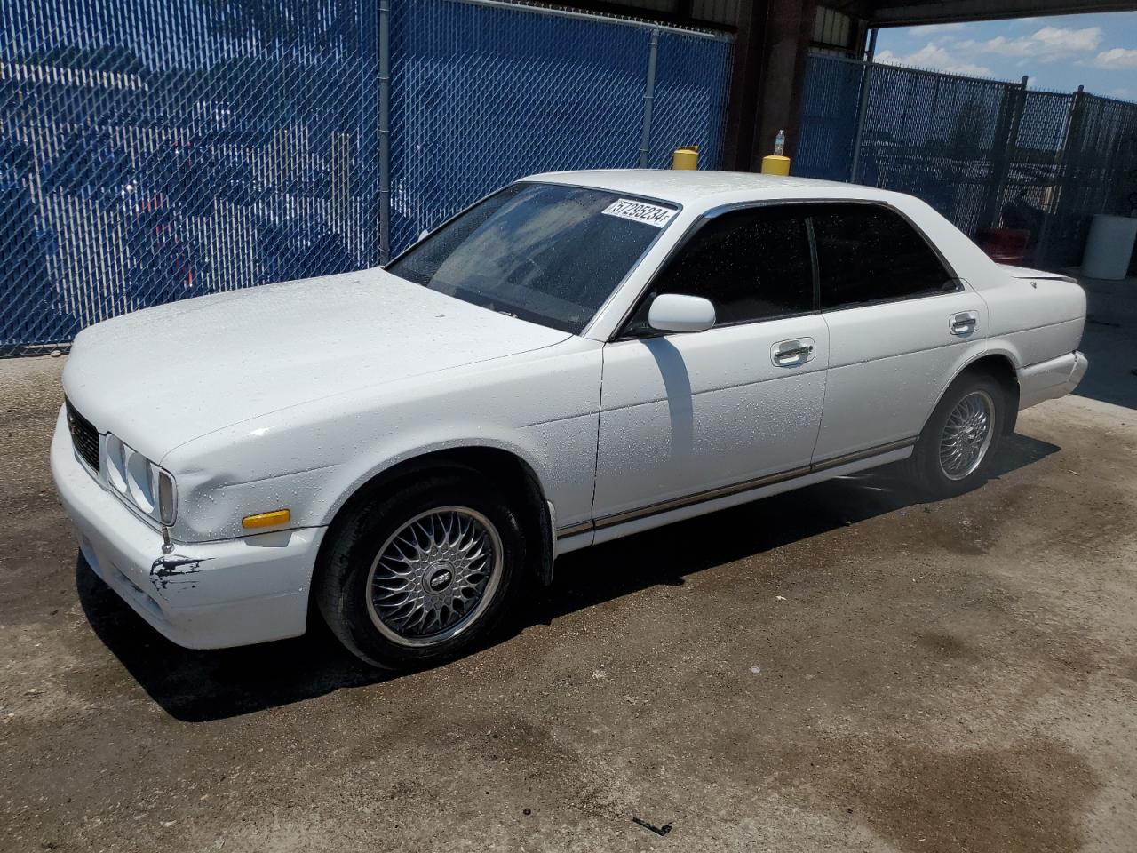 PY32814049 1995 Nissan Gloria