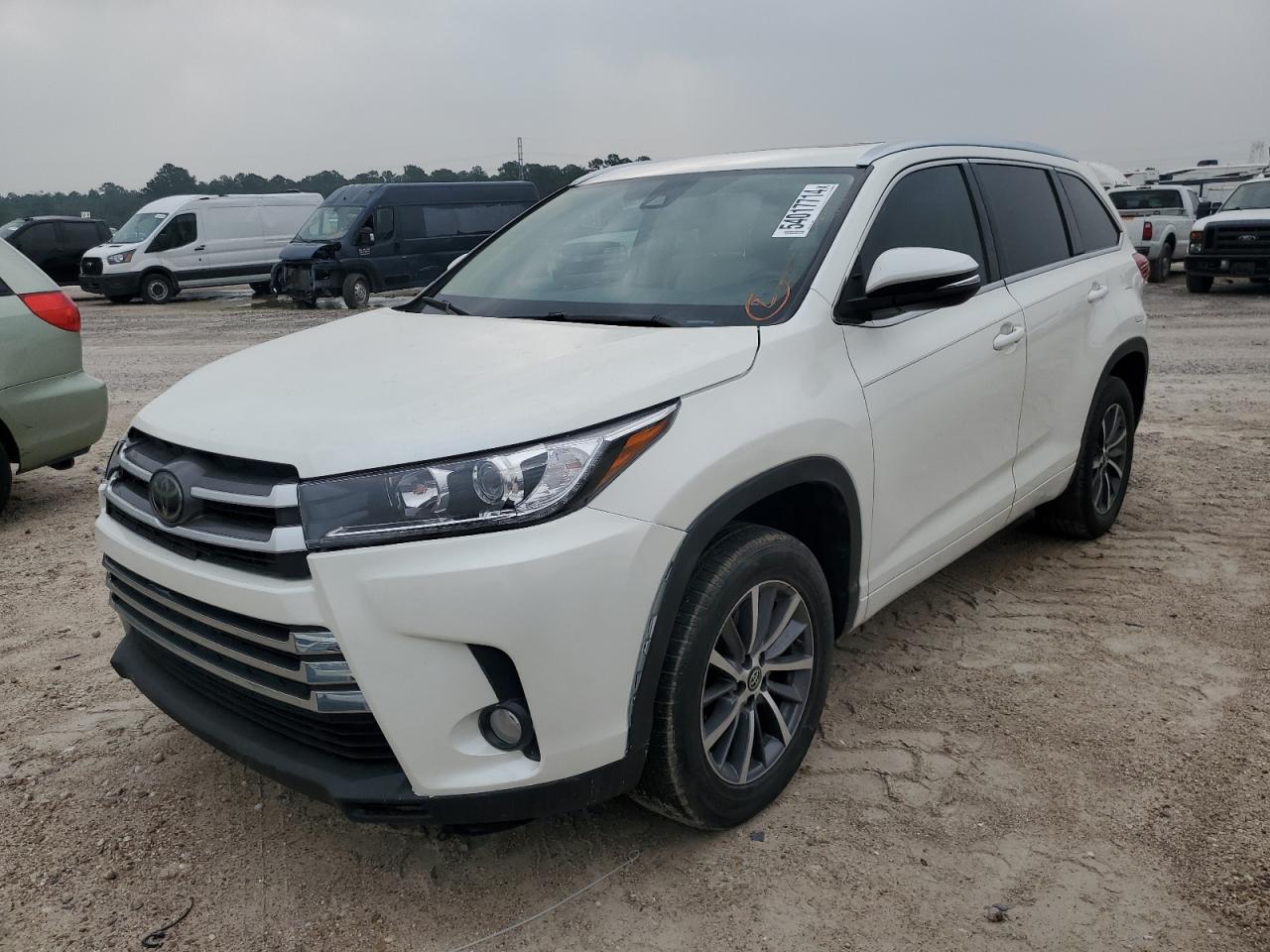 5TDKZRFH0JS538969 2018 Toyota Highlander Se