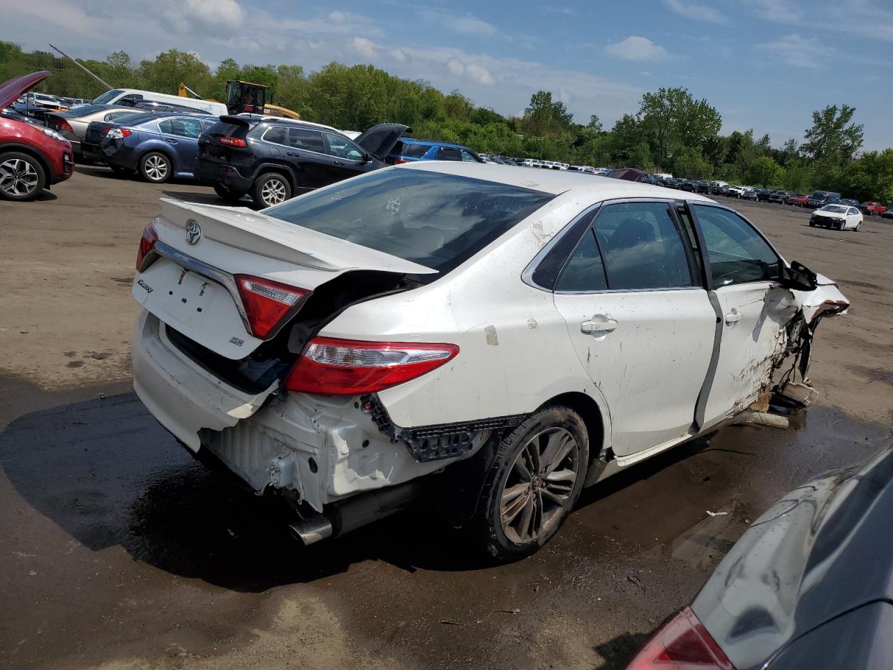 4T1BF1FK9GU552004 2016 Toyota Camry Le