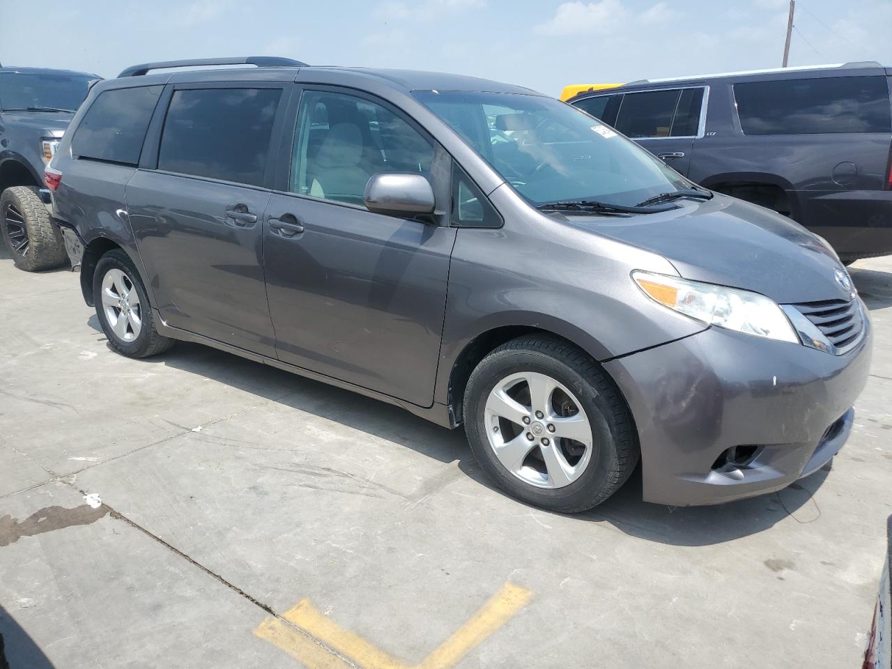 5TDKZ3DC7HS834893 2017 Toyota Sienna Le