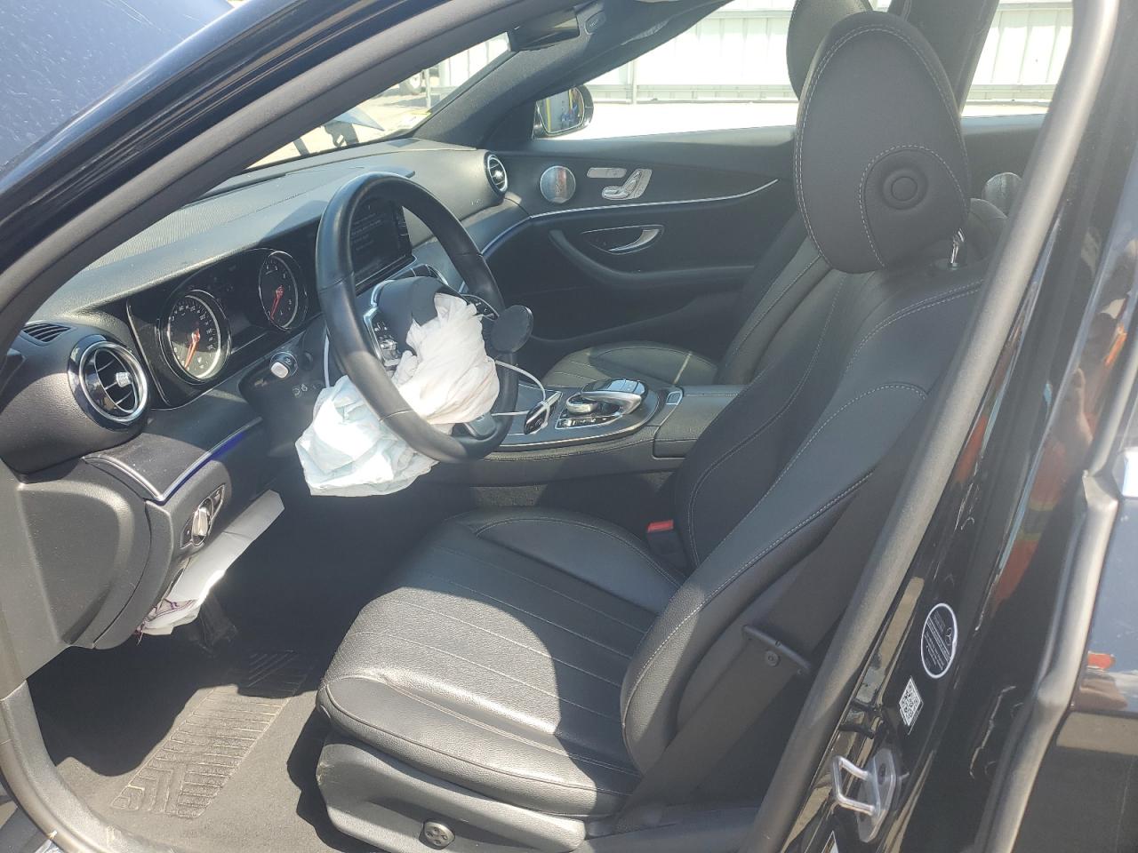 WDDZF4KB2KA490911 2019 Mercedes-Benz E 300 4Matic