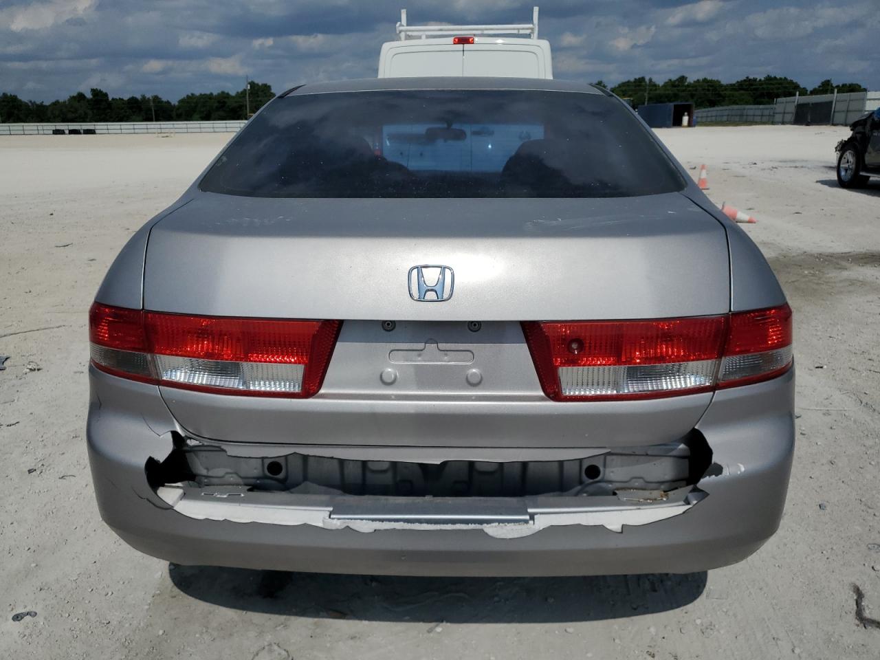 1HGCM56403A043827 2003 Honda Accord Lx