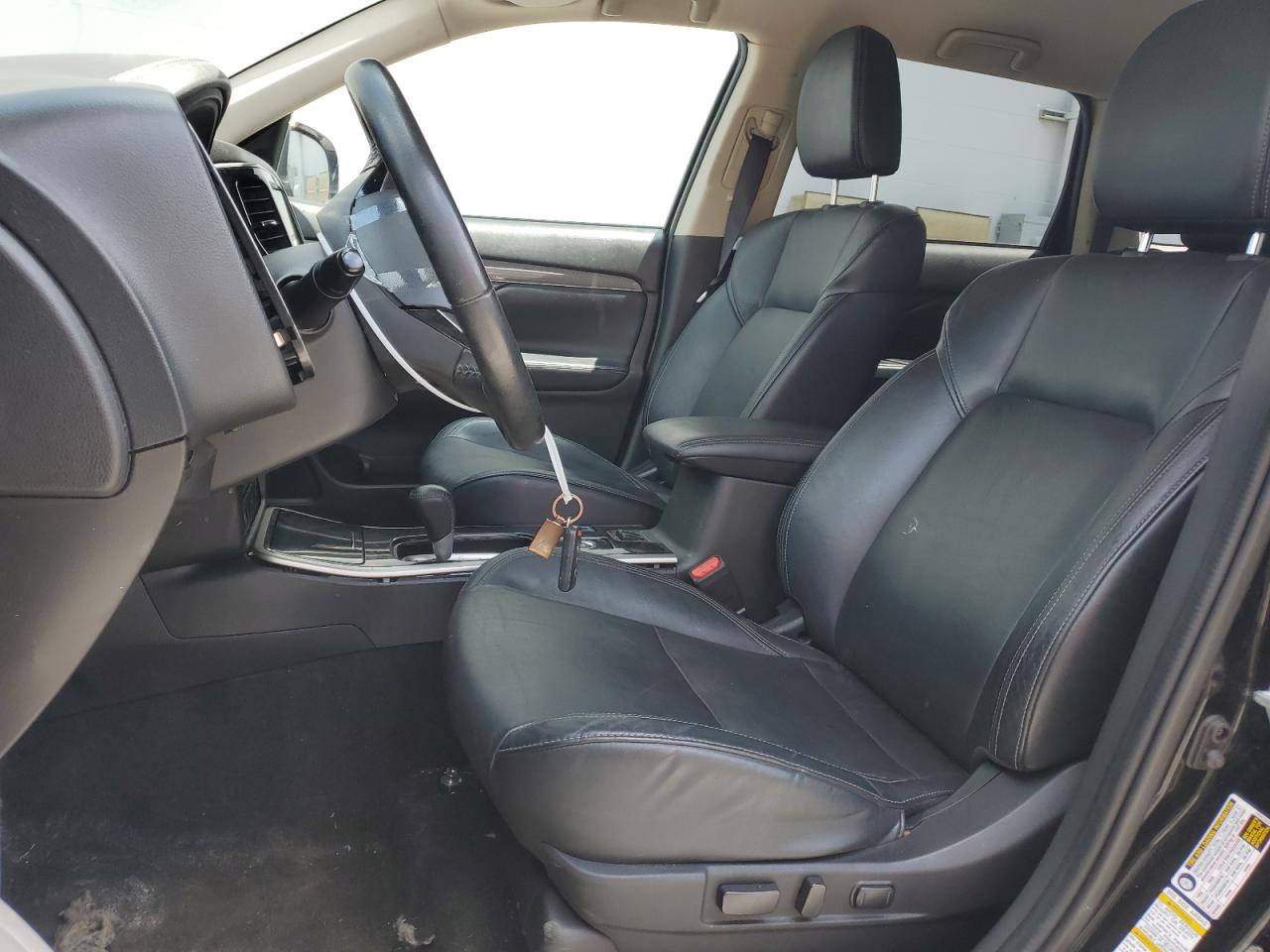 JA4AZ3A31LZ033684 2020 Mitsubishi Outlander Se