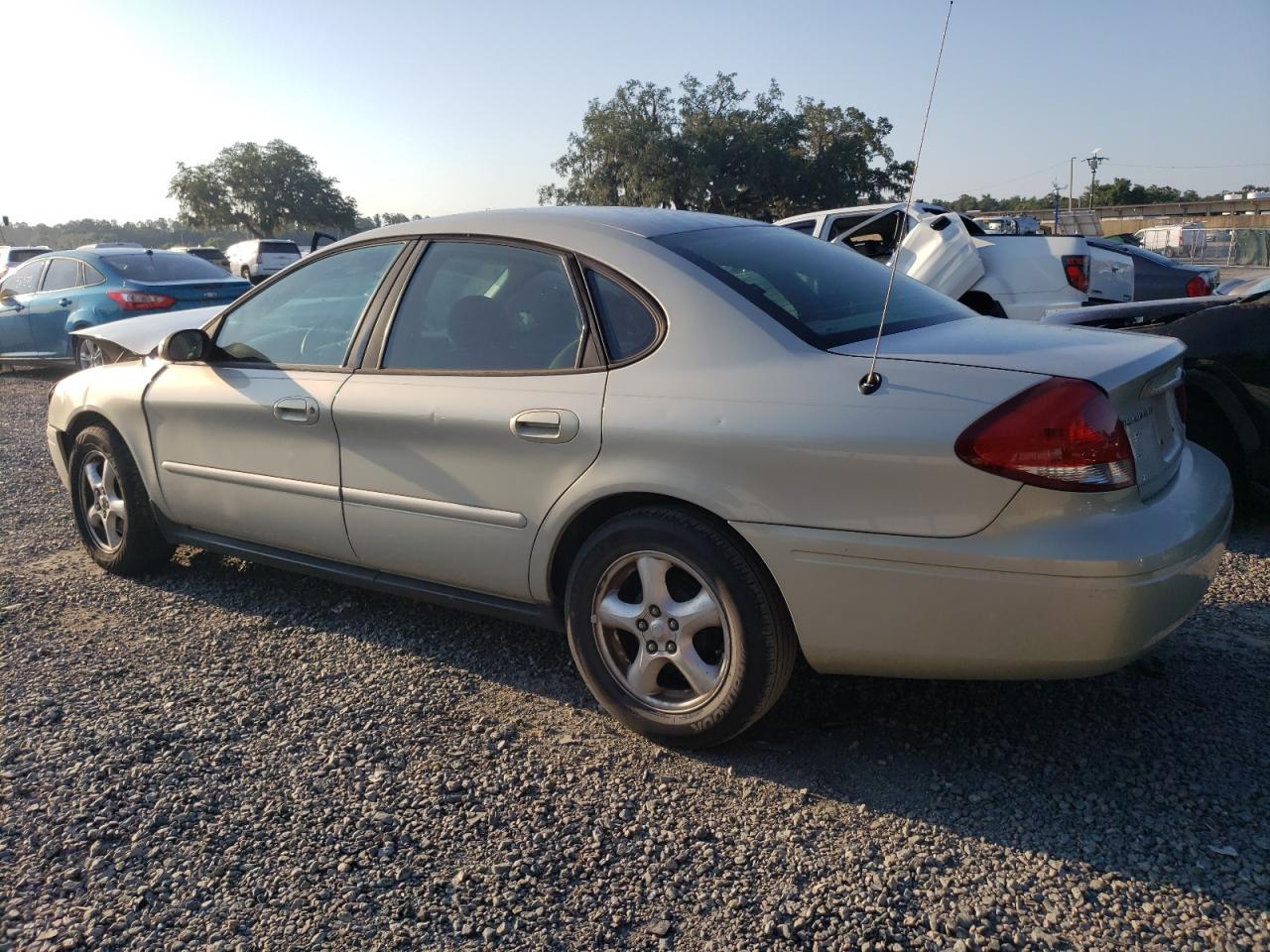 1FAFP55U64A124813 2004 Ford Taurus Ses