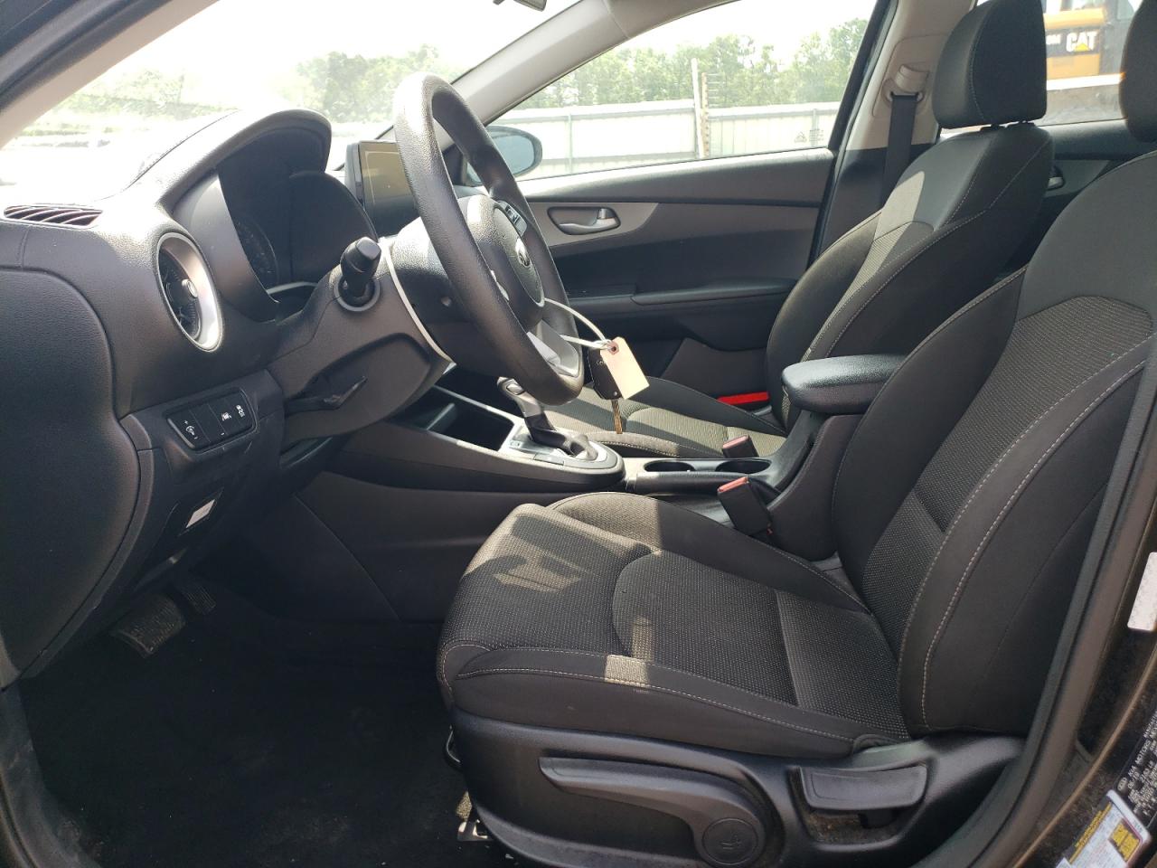 3KPF24AD2KE135777 2019 Kia Forte Fe