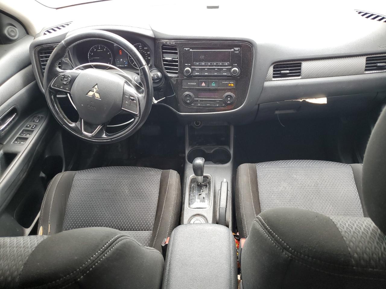 JA4AZ3A33GZ041047 2016 Mitsubishi Outlander Se