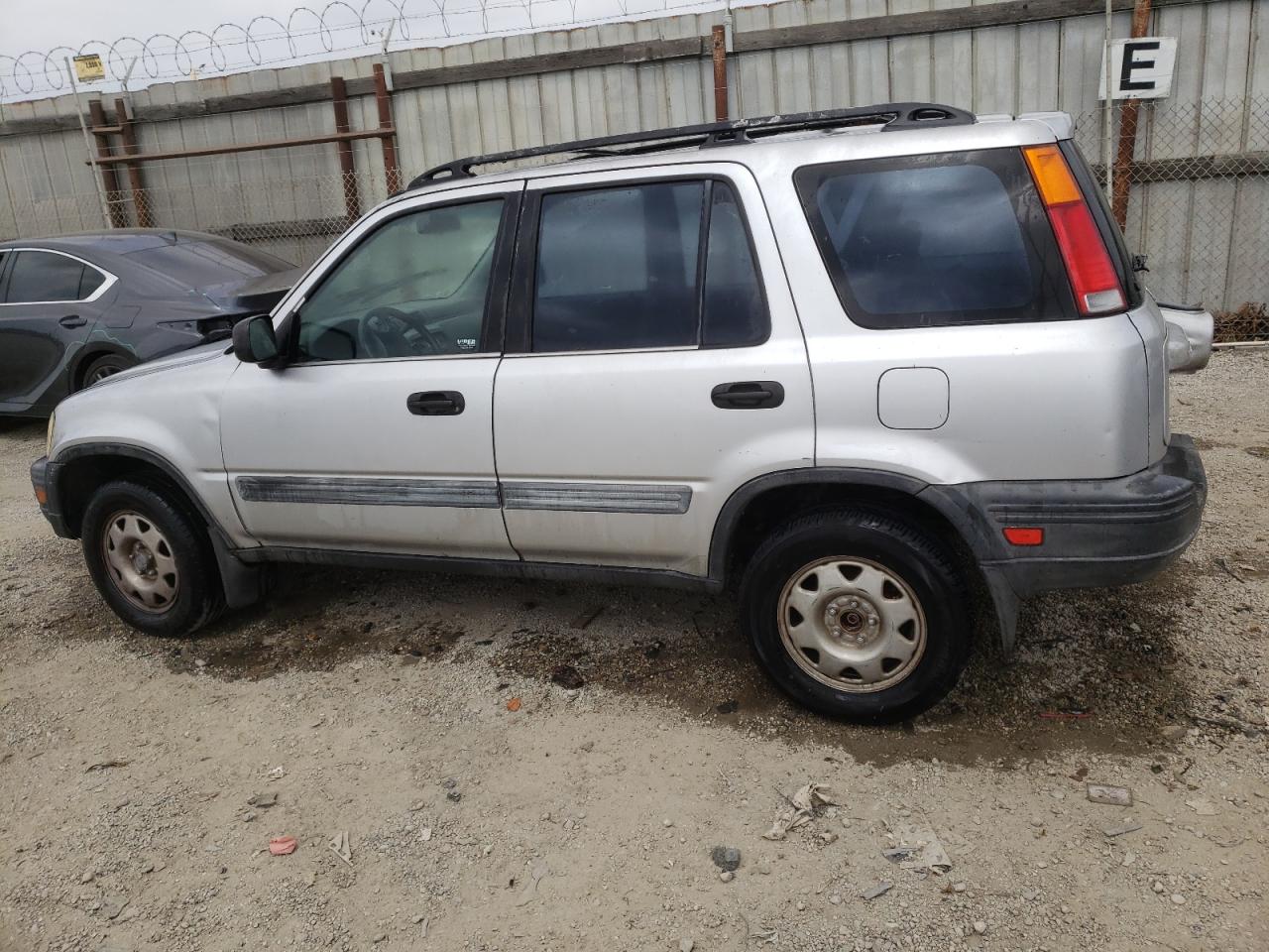 JHLRD1859VC039650 1997 Honda Cr-V Lx