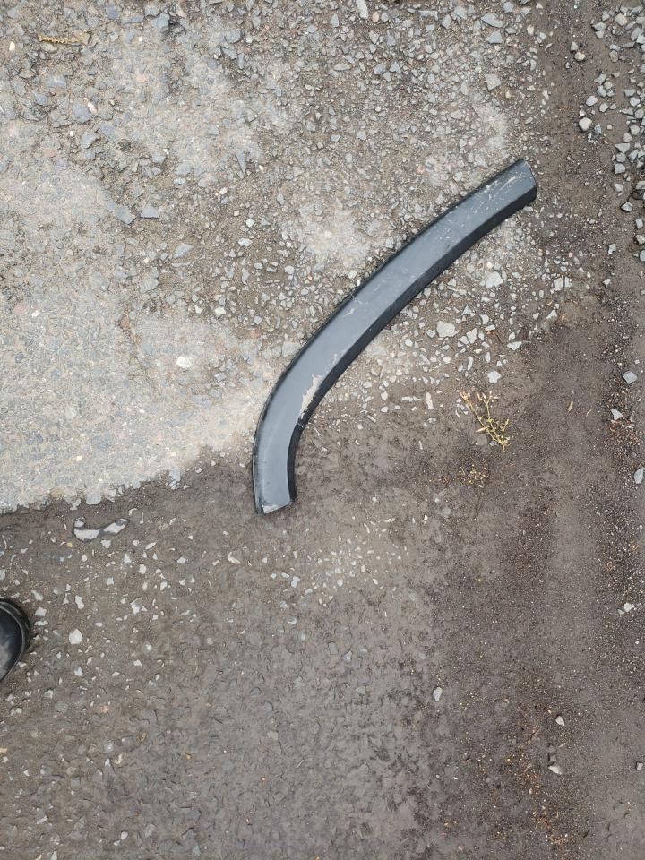 1J4RR4GT0BC527438 2011 Jeep Grand Cherokee Laredo