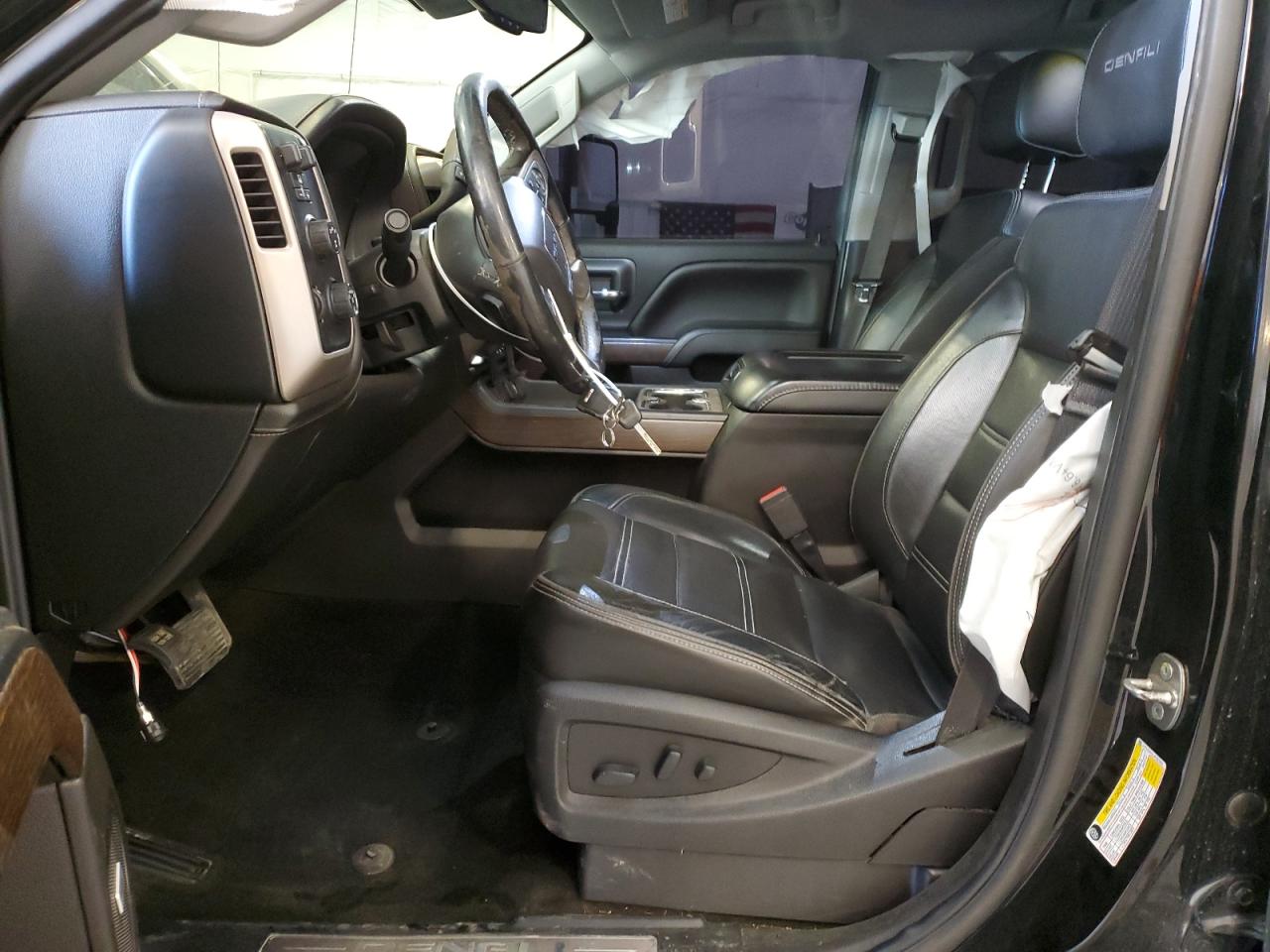 1GT12UEG1JF287861 2018 GMC Sierra K2500 Denali