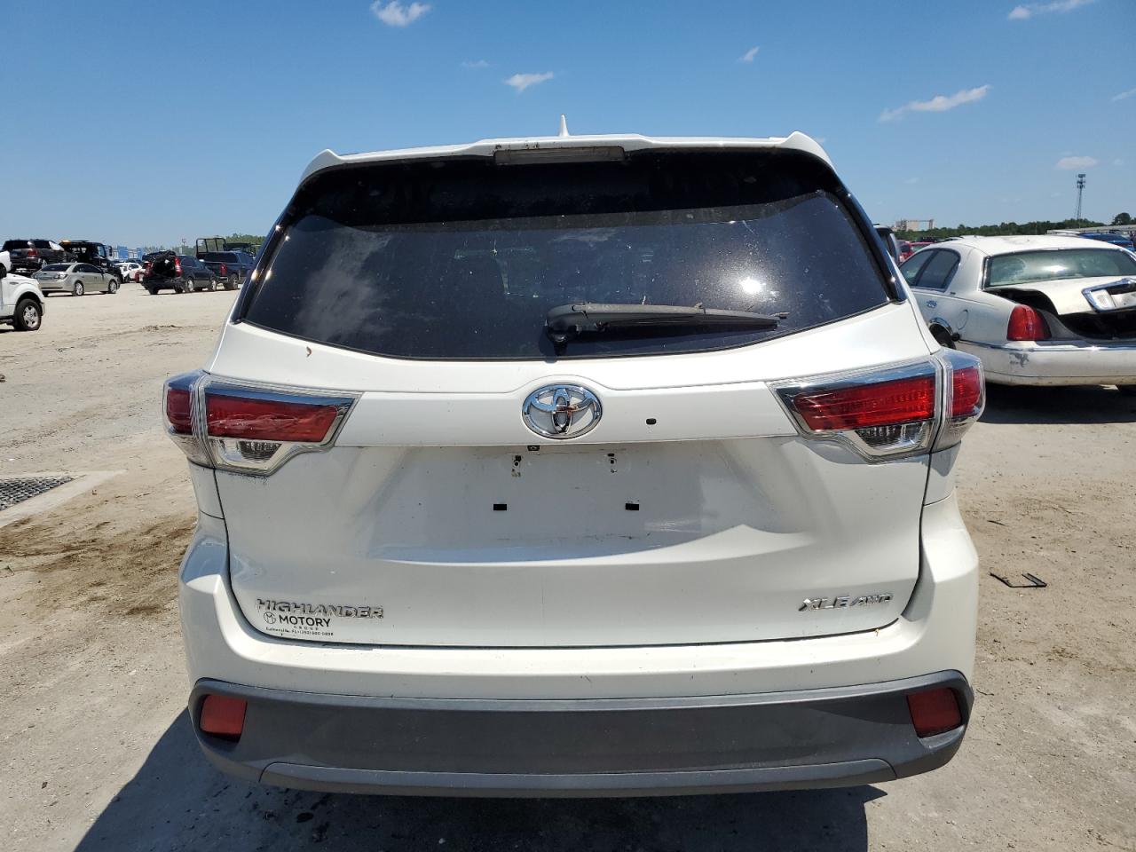 5TDJKRFHXFS077884 2015 Toyota Highlander Xle