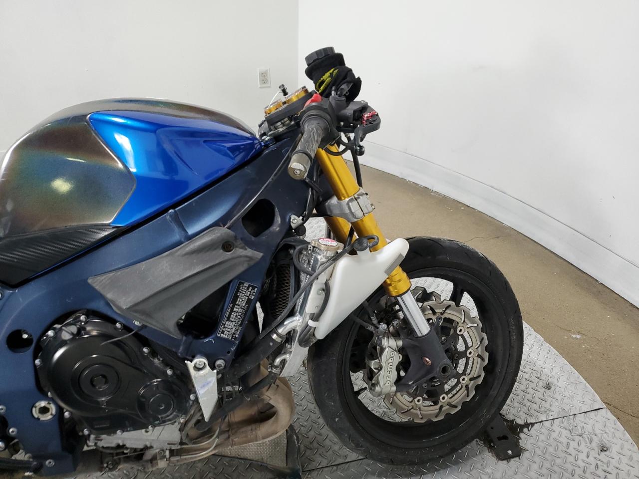 JS1GR7MA9C2101296 2012 Suzuki Gsx750