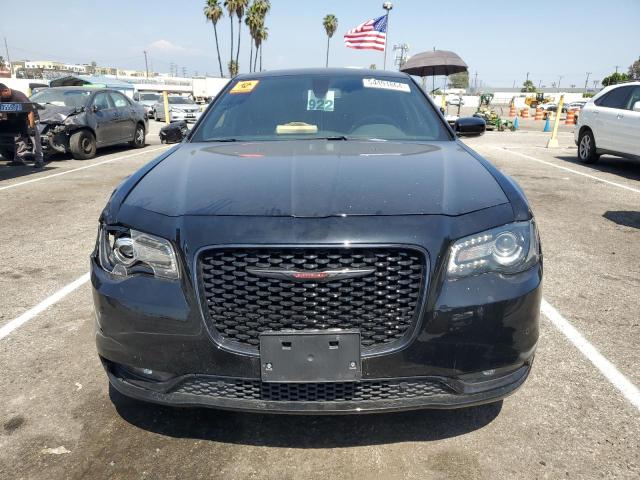 2C3CCABGXPH538252 Chrysler 300 S 5