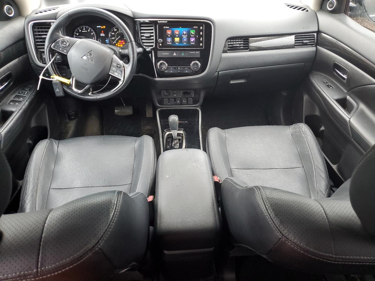 JA4AZ3A36JZ067164 2018 Mitsubishi Outlander Se