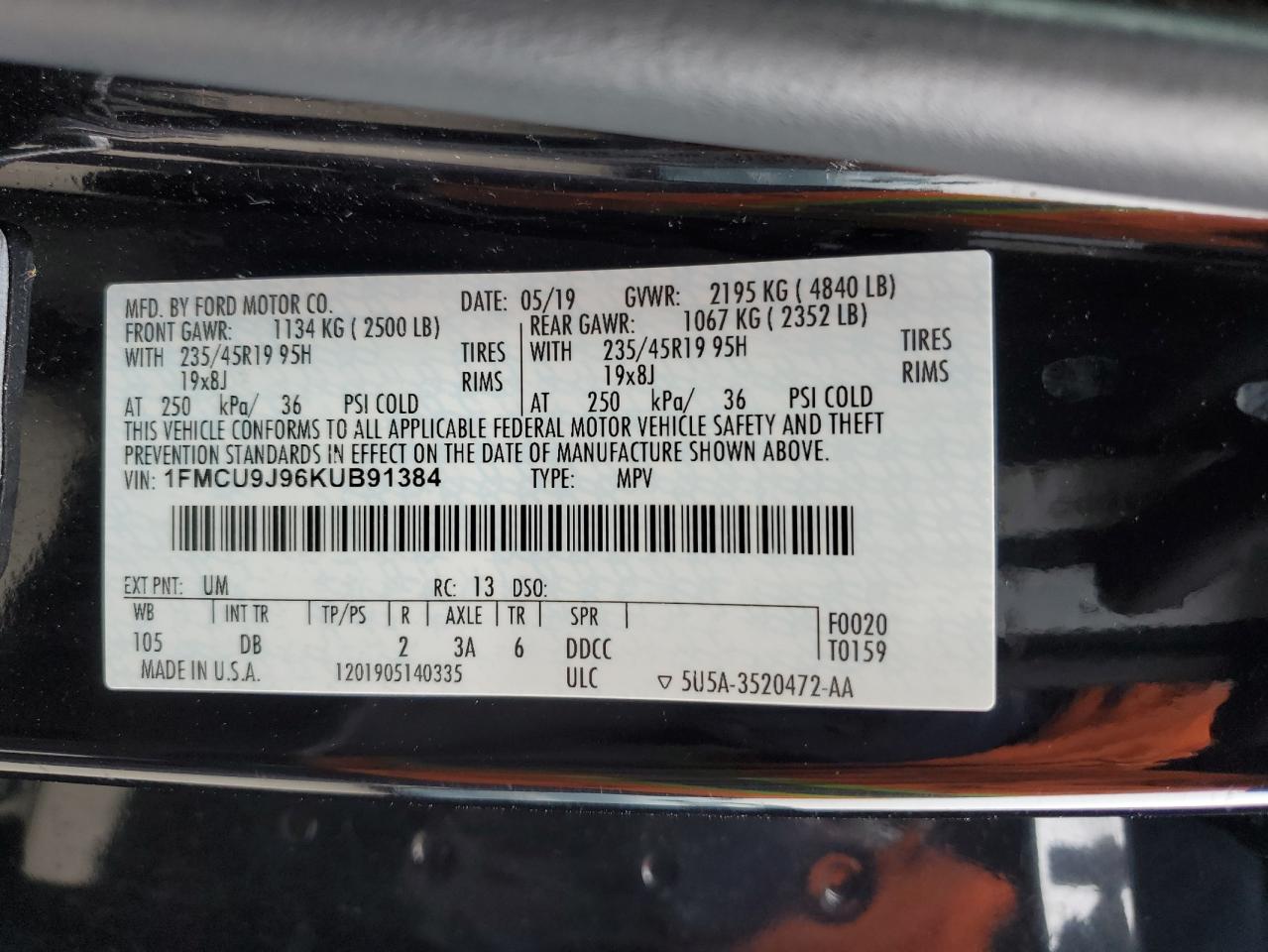 1FMCU9J96KUB91384 2019 Ford Escape Titanium