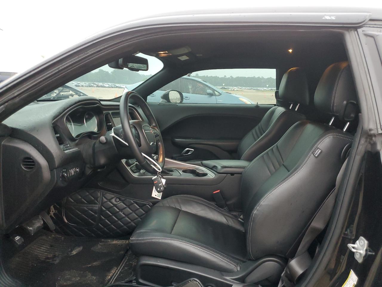 2C3CDZAG8KH751335 2019 Dodge Challenger Sxt