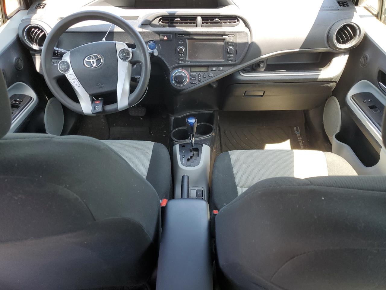 JTDKDTB3XE1566352 2014 Toyota Prius C