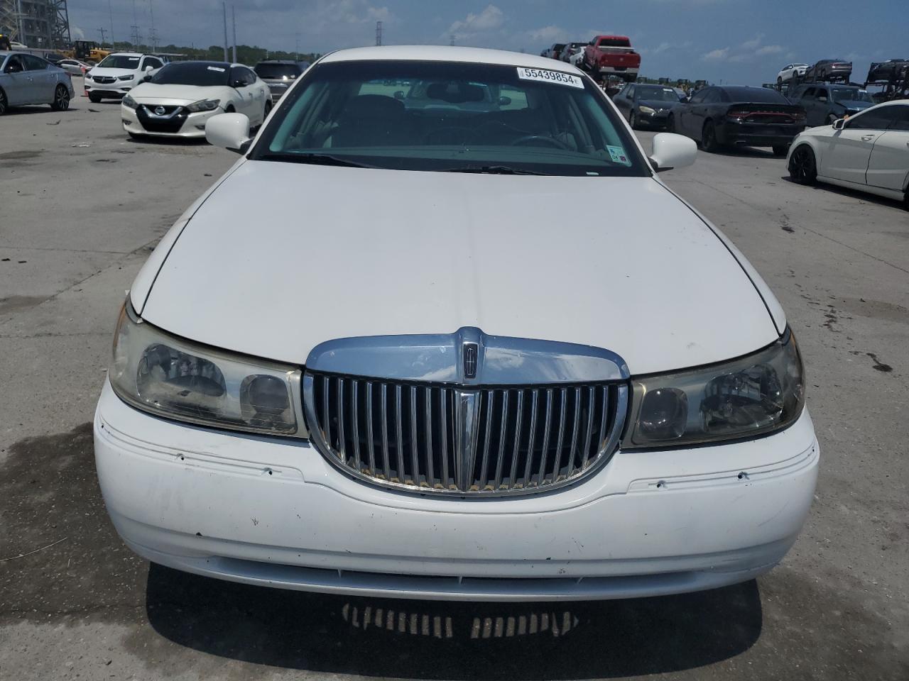 1LNHM81W81Y606895 2001 Lincoln Town Car Executive