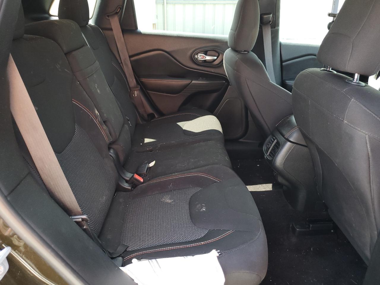 1C4PJLCB7HW578311 2017 Jeep Cherokee Latitude