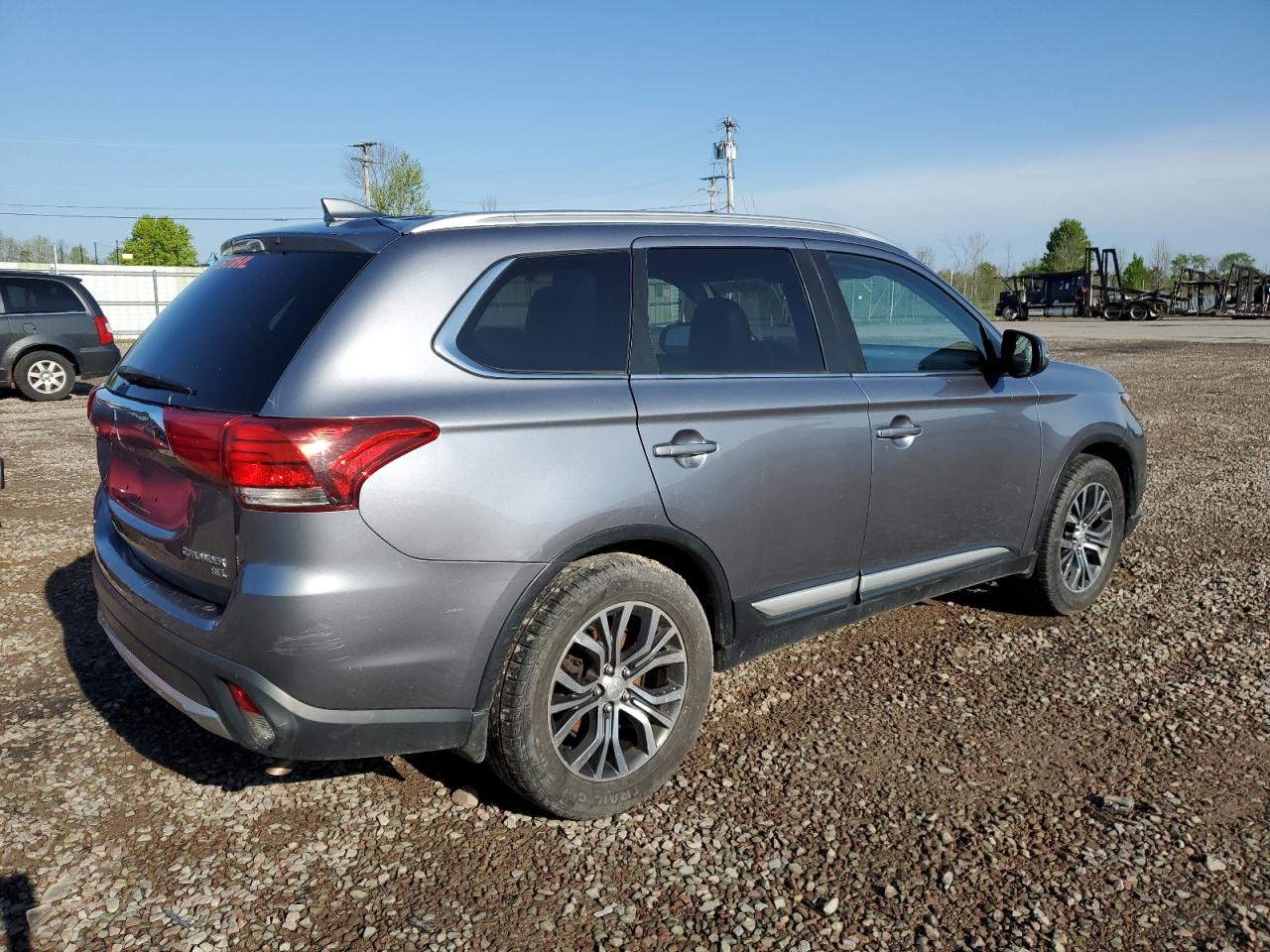 JA4AZ3A36HZ023983 2017 Mitsubishi Outlander Se